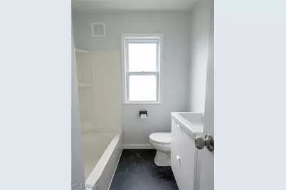 19200 Pasnow Avenue, Euclid, OH 44119 - Photo 13