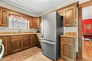 170 E Beech Street NE, Alliance, OH 44601 - Photo 17