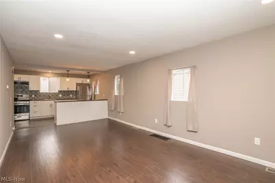 318 Elmport Avenue NE, Canton, OH 44704 - Photo 5