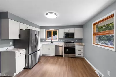 51235 Burrwood Drive, St Clairsville, OH 43947 - Photo 7