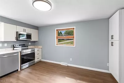 51235 Burrwood Drive, St Clairsville, OH 43947 - Photo 9