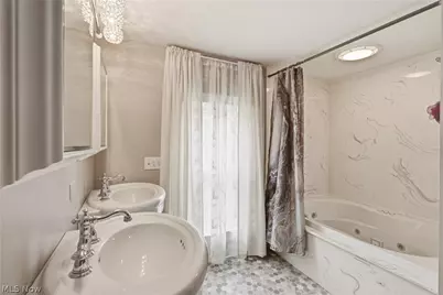 151 E Highland Avenue, Ravenna, OH 44266 - Photo 27