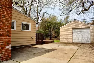 21131 Morris Ave, Euclid, OH 44123 - Photo 23