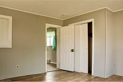 21131 Morris Avenue, Euclid, OH 44123 - Photo 9