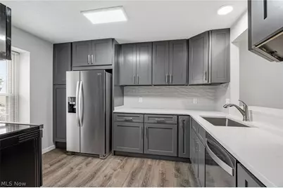 114 Ledbury Circle NE, Canton, OH 44721 - Photo 5