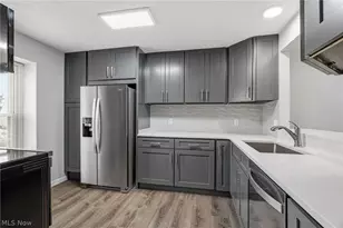 114 Ledbury Cir NE, Canton, OH 44721 - Photo 5