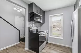 114 Ledbury Cir NE, Canton, OH 44721 - Photo 7