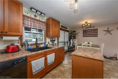 10770 Dot Avenue NE, Alliance, OH 44601 - Photo 9