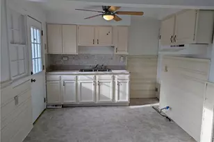 1492 E 250th St, Euclid, OH 44117 - Photo 3