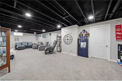 6101 Skylark Street SW, Canton, OH 44706 - Photo 31