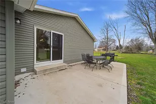 6101 Skylark St SW, Canton, OH 44706 - Photo 5