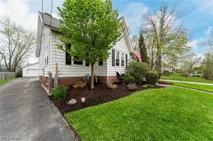 1207 Irene Rd, Lyndhurst, OH 44124 - Photo 3