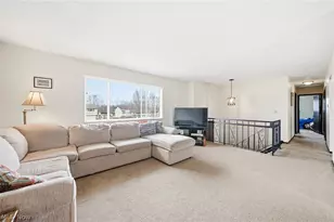 3992 Hilltop Dr, Brunswick, OH 44212 - Photo 5