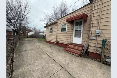 1464 E 250th Street #E, Euclid, OH 44117 - Photo 7