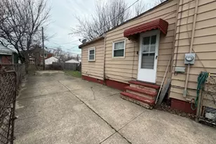 1464 E 250th St, Euclid, OH 44117 - Photo 7