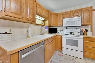 101 Pin Oak Place, Campbell, OH 44405 - Photo 9