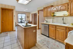 101 Pin Oak Pl, Campbell, OH 44405 - Photo 11