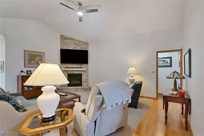 101 Pin Oak Place, Campbell, OH 44405 - Photo 5