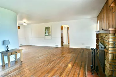 2262 Niles Cortland Road NE, Cortland, OH 44410 - Photo 3