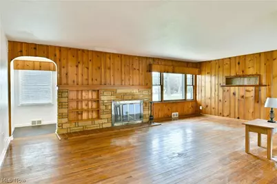 2262 Niles Cortland Road NE, Cortland, OH 44410 - Photo 7