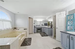 1576 Kings Arms Cir NW, Uniontown, OH 44685 - Photo 31