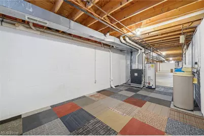 1576 Kings Arms Circle NW, Uniontown, OH 44685 - Photo 35