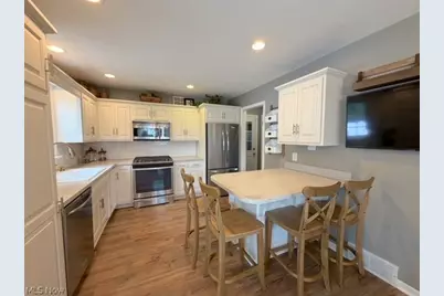 1131 Millbrook Square NE, Bolivar, OH 44612 - Photo 9