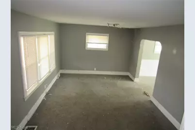 13208 Maplerow Avenue, Garfield Heights, OH 44105 - Photo 3