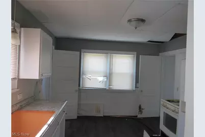 13208 Maplerow Avenue, Garfield Heights, OH 44105 - Photo 11