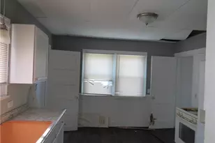 13208 Maplerow Ave, Garfield Heights, OH 44105 - Photo 11