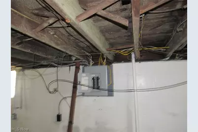 13208 Maplerow Avenue, Garfield Heights, OH 44105 - Photo 31