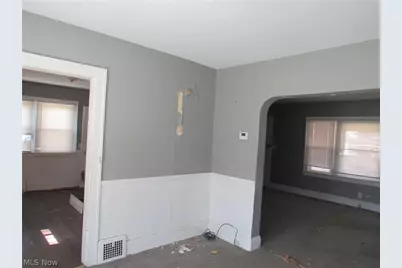 13208 Maplerow Avenue, Garfield Heights, OH 44105 - Photo 9