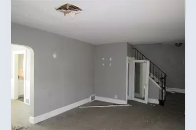 13208 Maplerow Avenue, Garfield Heights, OH 44105 - Photo 7