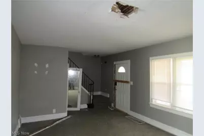 13208 Maplerow Avenue, Garfield Heights, OH 44105 - Photo 5