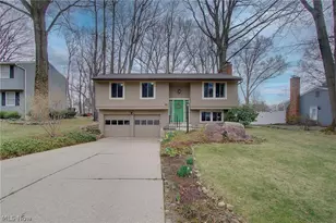 95 Oakhurst Dr, Munroe Falls, OH 44262 - Photo 1