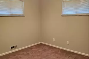 10755 Albion Rd, North Royalton, OH 44133 - Photo 9