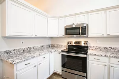 2052 Glenmont Drive, Brunswick, OH 44212 - Photo 7