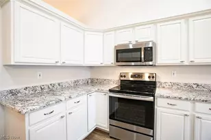 2052 Glenmont Dr, Brunswick, OH 44212 - Photo 7