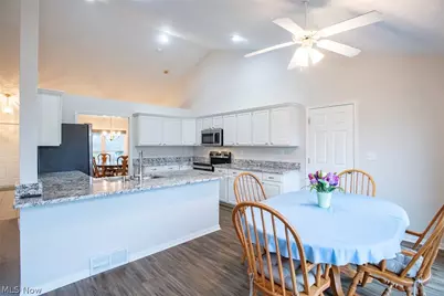 2052 Glenmont Drive, Brunswick, OH 44212 - Photo 11