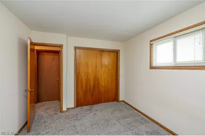 5670 Cherokee Drive, Lyndhurst, OH 44124 - Photo 15