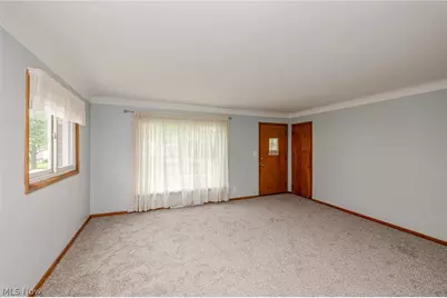 5670 Cherokee Drive, Lyndhurst, OH 44124 - Photo 5