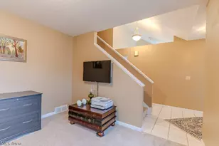 390 Blair Cir, Aurora, OH 44202 - Photo 9