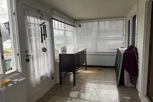 250 29th St NW, Barberton, OH 44203 - Photo 7