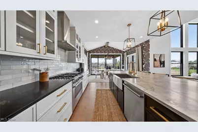 2071 Lanterman Circle, Hinckley, OH 44233 - Photo 11