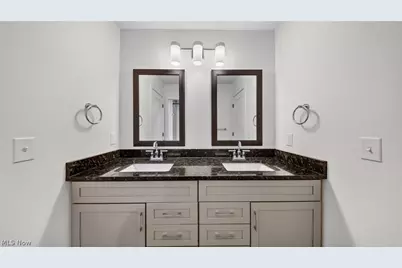 2071 Lanterman Circle, Hinckley, OH 44233 - Photo 23