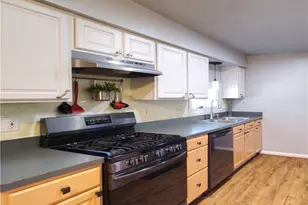 8160 Marianna Blvd, Grandview Heights, OH 44147 - Photo 5