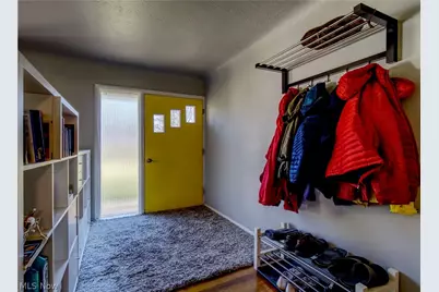 8160 Marianna Boulevard, Grandview Heights, OH 44147 - Photo 3