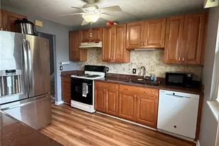 24881 Ridgeline Dr, Huber Heights, OH 44146 - Photo 3