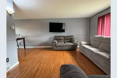 24881 Ridgeline Drive, Huber Heights, OH 44146 - Photo 7