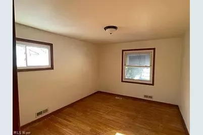 4133 Eastwood Lane, Warrensville Heights, OH 44122 - Photo 9